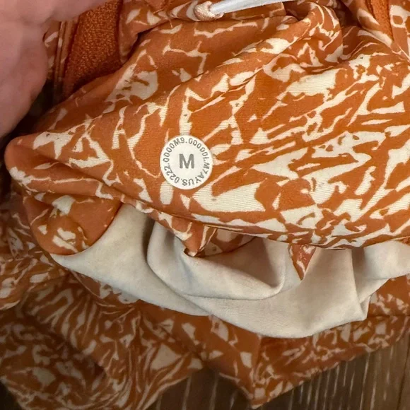 Lululemon men’s pool short 7” - Picture 9 of 10